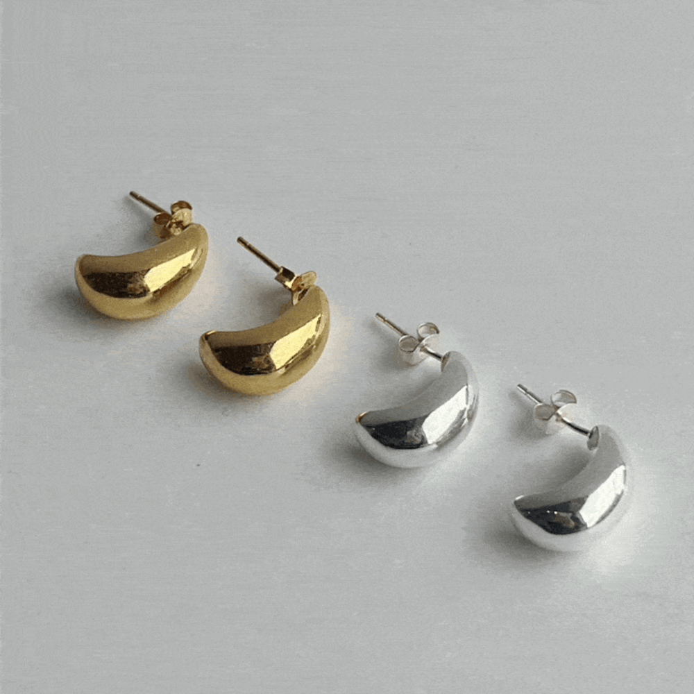 Bold curve silver earings